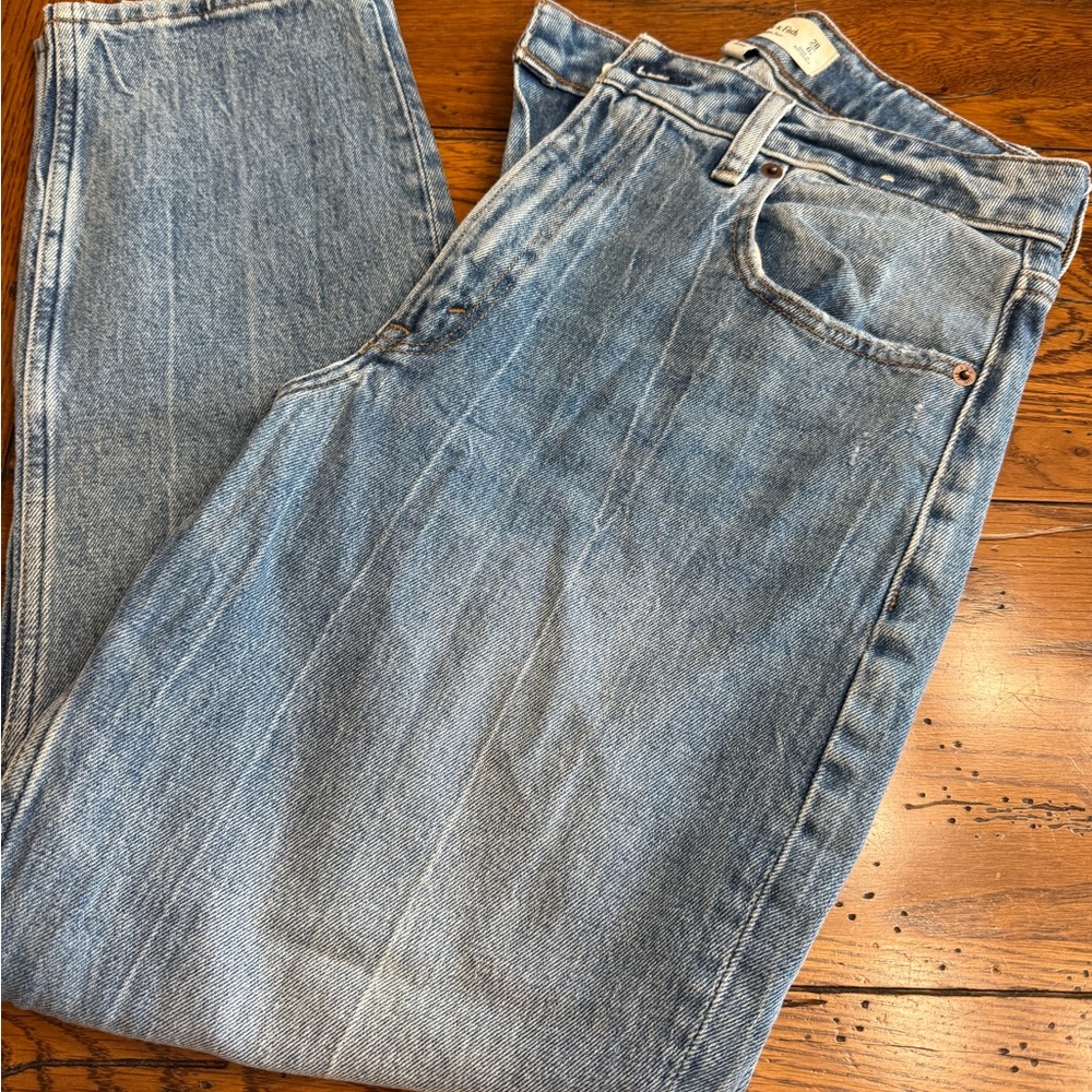 Abercrombie & Fitch Light Blue High Rise Mom Jeans curve love size 6